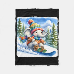 Snowboarden Elefant auf dem Snowy Hill mit Kiefern Fleecedecke