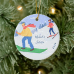 Snowboarden & Skifahren Extrem Winter Sportverein Keramik Ornament<br><div class="desc">Dieses niedliche Ornament würde eine wunderbare Weihnachtsbaumdekoration für ein Paar bilden,  das sich in den Wintersport begeben kann! Fügen Sie einfach die gewünschten Namen und das Jahr hinzu,  indem Sie auf die Option "Personalisieren Sie diese Vorlage" klicken.</div>