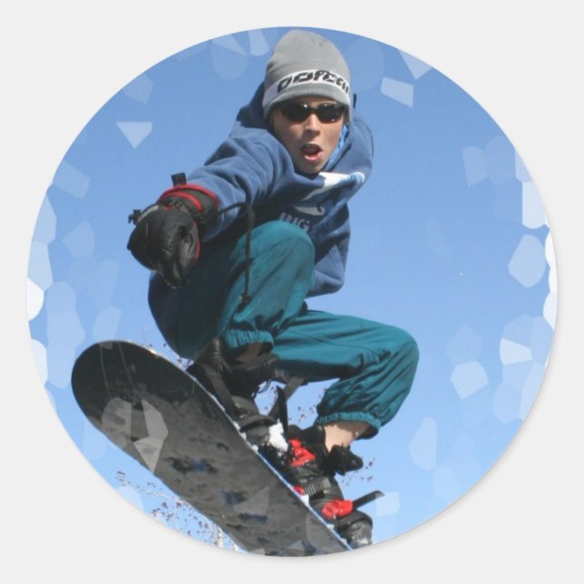 Snowboarder in den Schneeaufklebern Runder Aufkleber (Vorderseite)