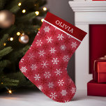 Snowflake Festive Red White Weihnachtsmuster Kleiner Weihnachtsstrumpf<br><div class="desc">Erleben Sie den Weihnachtsgeist mit diesem personalisierten Strumpf. Ein festliches Rot-Weiß-Schneeflockenmuster ruft die Wärme und Freude der Ferienzeit hervor. Dieses zeitlose Design ist ideal, um die Weihnachtsdekoration mit einer Touch traditionellen Charmes zu bereichern. Personalisieren Sie es mit einem Namen, um es zu einem wirklich besonderen und wertvollen Sake zu machen....</div>