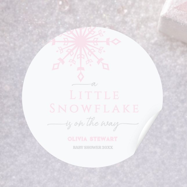 Snowflake is on the way Winter Baby Shower Runder Aufkleber (Von Creator hochgeladen)
