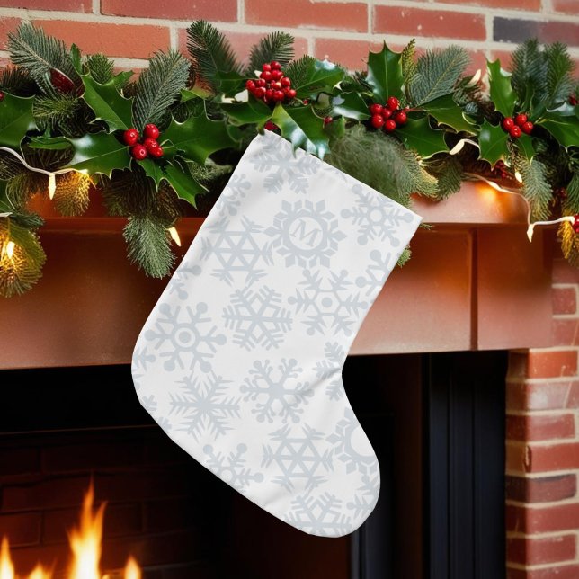 Snowflake Muster Mit Monogramm Weihnachtsfest Stru Großer Weihnachtsstrumpf (A white snowflake pattern Christmas stocking with space for your initial)