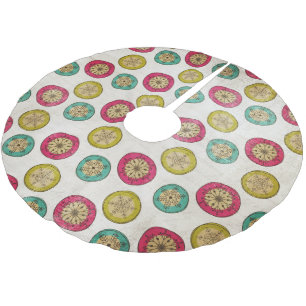 Snowflake Orbs auf dem weißen Holiday Tree Skirt Polyester Weihnachtsbaumdecke