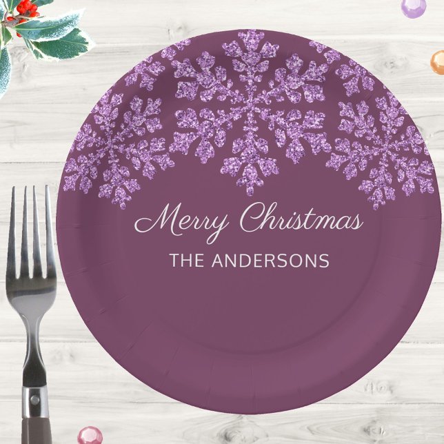Snowflake Plum Bling Feier Weihnachten Pappteller (These personalized paper plates for Christmas add an elegant touch, from snowflakes to plum purple)