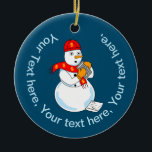 Snowman Accountant Keramik Ornament<br><div class="desc">Ein Schneemann,  der einen Hut und Schal mit Dollarzeichen trägt und einen Taschenrechner mit einer 1040 vor Ort hält,  ist ein lustiges Geschenkdesign für Buchhalterstudenten,  CPAs und Steuerberater.</div>