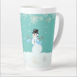 Snowman Art Christmas Merry n Happy Sprichwort Milchtasse<br><div class="desc">Große Tasse für die Urlaubssaison. Fallende Schneeflocken und eine niedliche Schneemaschine über türkisblaue Farbe mit Ihrem Sprichwort. "Merry and Happy" ist der Beispieltext.</div>