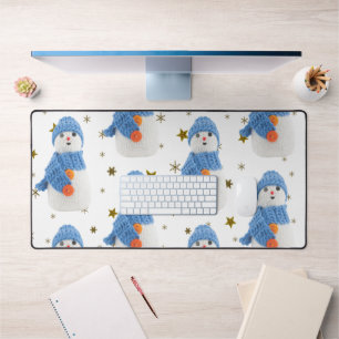 Snowman avec casquette bleu et écharpe