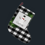 Snowman Buffalo Karierter Strumpf Großer Weihnachtsstrumpf<br><div class="desc">Fügen Sie eine festliche Touch zu Ihrem Kamin in dieser Ferienzeit mit einem Snowman Buffalo Karierten Strumpf. Im Strumpf-Design befindet sich eine Schachtel mit Kiefernästen und ein bezaubernder Schneemann vor einem karierten schwarz-weißen Büffel mit einem Raum, den Sie für Ihre Personalisierung hinzufügen können. Mit diesem Design sind auch zusätzliche Geschenk-...</div>