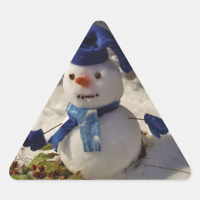 Snowman mit Blue Hat und Scarf Dreieckiger Aufkleber (Vorderseite)