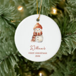 Snowman Name Baby's First Christmas Keramik Ornament<br><div class="desc">Niedliches Pink Nutrkraer Baby's First Christmas Keramik Ornament (Bearbeiten)</div>