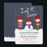 Snowman Winter Wonderland Einladung<br><div class="desc">Schneemann Winter Wonderland lassen Sie es schnee, lassen Sie es schnee, lassen Sie es schnee. Feiern Sie die Saison mit diesem lustigen und skurrilen Winterthema. Dieses winterliche Design besteht aus einem lustigen, liebevollen Schneemann und zwei fröhlichen Kindern, die in ihren wärmsten Winterschwitzen gekleidet sind. Mit den passenden Accessoires, Geschenken, Gastgeschenke...</div>