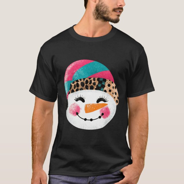 Snowman With Santa Hat And Leopard Pattern  T-Shirt (Vorderseite)