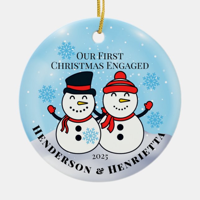 Snowmen Erster Weihnachtsfest Verlobt Keramik Ornament (Vorne)