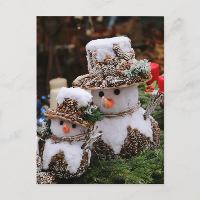 Snowmen mit Pinecone-Hut Postkarte (Vorderseite)