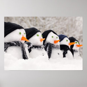 Snowmen nah oben in einer Reihe Poster