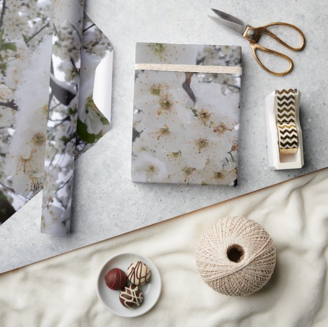 Snowy Blossom Wrapping Paper Geschenkpapier (Kunsthandwerk)