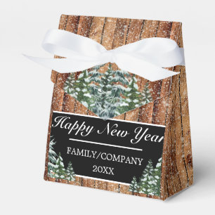 Snowy Forest Rural Happy New Year Logo Snowflake Geschenkschachtel