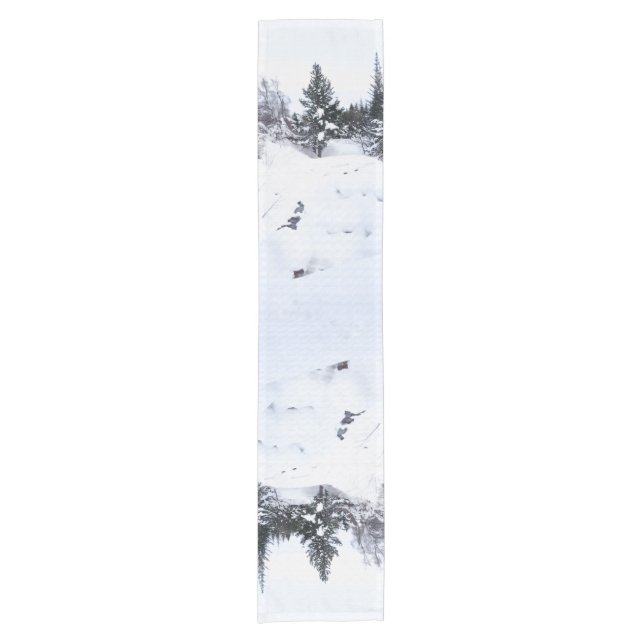 Snowy Forest Table Runner Kurzer Tischläufer (Vorderseite)