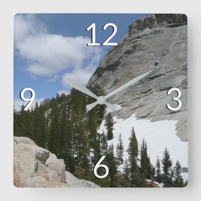 Snowy Granite Domes II Yosemite Nationalpark Quadratische Wanduhr (Vorderseite)