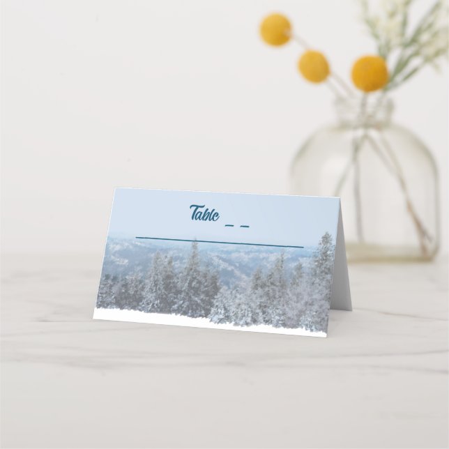 Snowy Mountain Forest Wedding Platzkarte (Vorderseite)