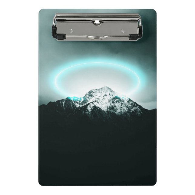 Snowy mountain mysterious blue neon light mini klemmbrett (Vorderseite)