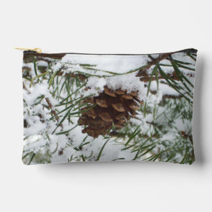 Snowy Pine Cone I Winter Nature Fotografy Zubehörtasche