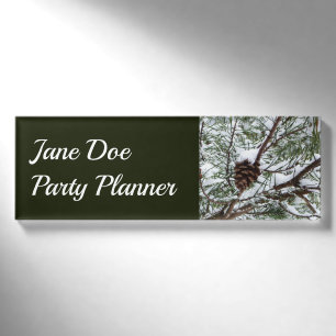 Snowy Pine Cone II Winterlandfotografie Namenschild