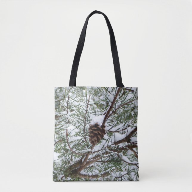 Snowy Pine Cone II Winterlandfotografie Tasche (Vorderseite)