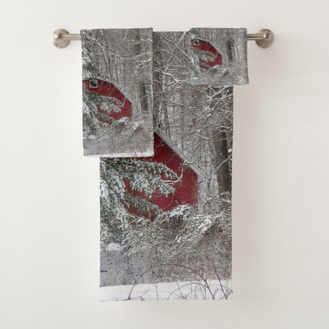Snowy Red Barn Badhandtuch Set (Insitu)