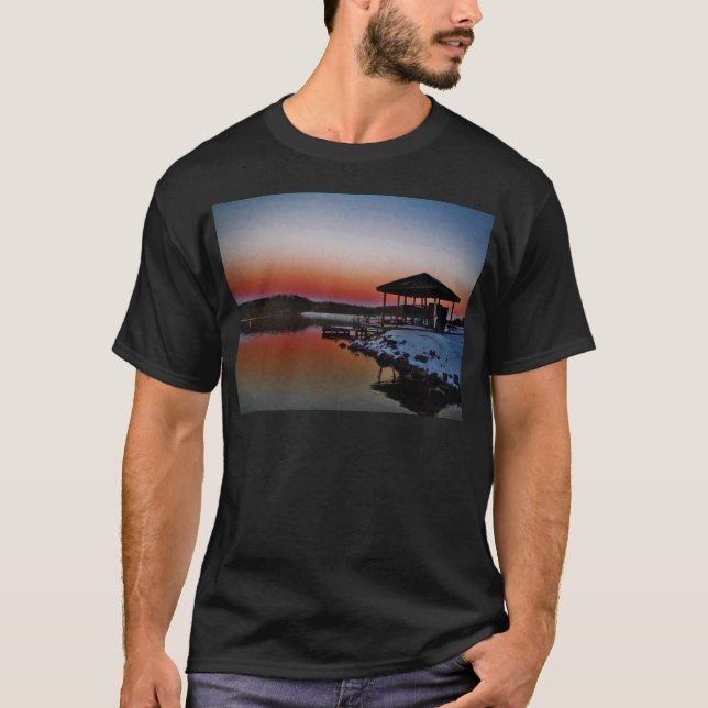 Snowy Sunset am Arrowhad-See T-Shirt (Vorderseite)