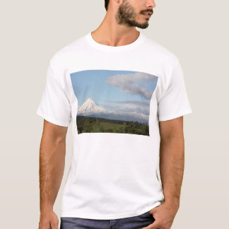 Snowy u. sonniger Mt Egmont, Taranaki, Neuseeland T-Shirt