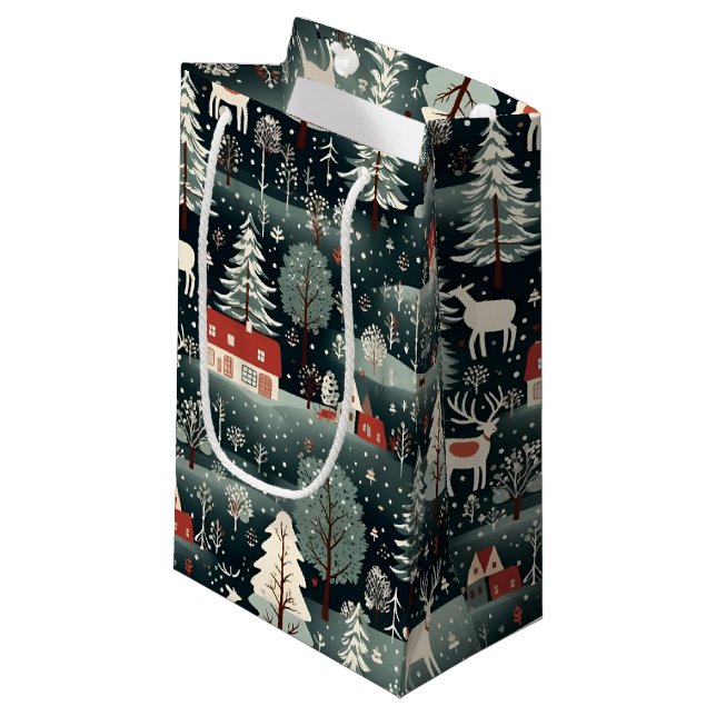 Snowy Winter Farmhouse  Kleine Geschenktüte (Vorderseite Schrägansicht)