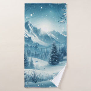 Snowy Winter Mountain Badehandtuch
