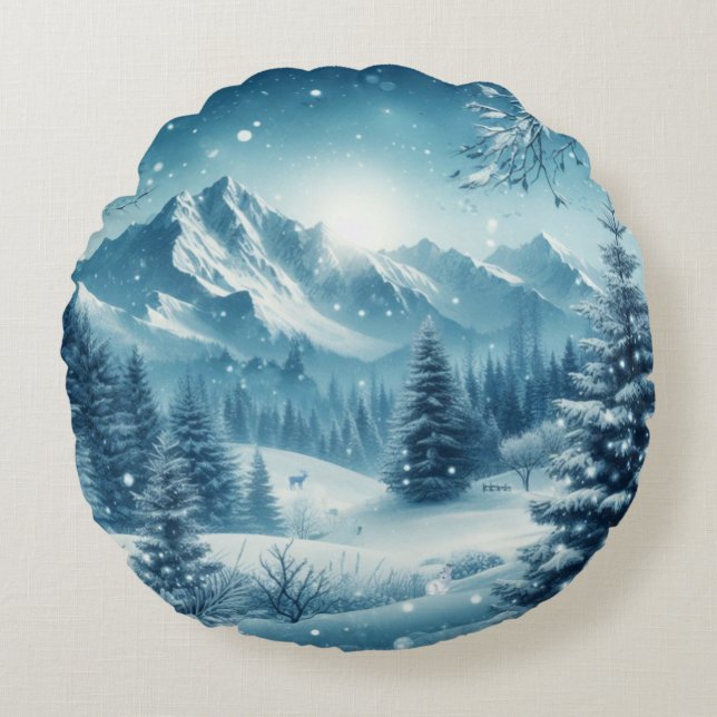 Snowy Winter Mountain Rundes Kissen (Vorderseite)