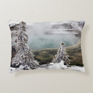 Snowy Yellowstone Zierkissen