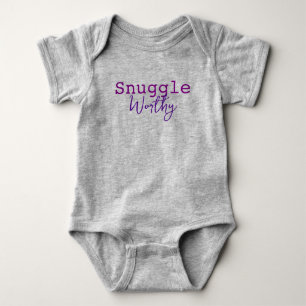 Snuggle Worthy Säugling T - Shirt HAMbyWG