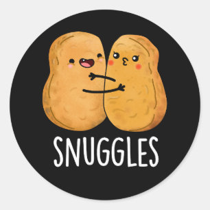Snuggles Funny Nugget Couple Pun Dark BG Runder Aufkleber