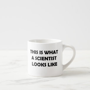 So sieht ein Wissenschaftler aus Espressotasse