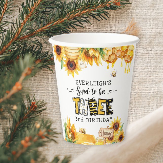 So süß zu drei Blumengebäck 3. Geburtstag Pappbecher (Von Creator hochgeladen)