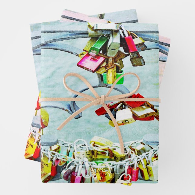 So viel Liebe! Liebe sperrt für ewige Liebe Geschenkpapier Set (Beispiel)