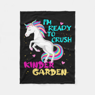 So zerdrücken Sie den Kindergarten Einhorn ersten Fleecedecke