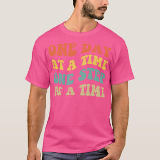 Sobratity einen Tag nach einem Schritt nach dem an T-Shirt