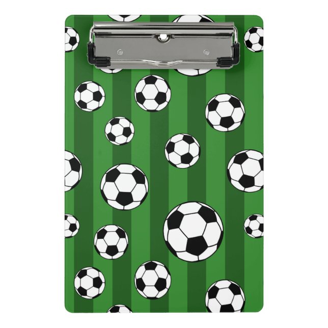 Soccer Ball Pattern on Green Stripes Mini Klemmbrett (Vorderseite)