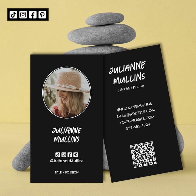 Social Media Influencer QR Code Visitenkarte (
Social media influencer, content creator photo business cards with QR Code and 4 media icons)
