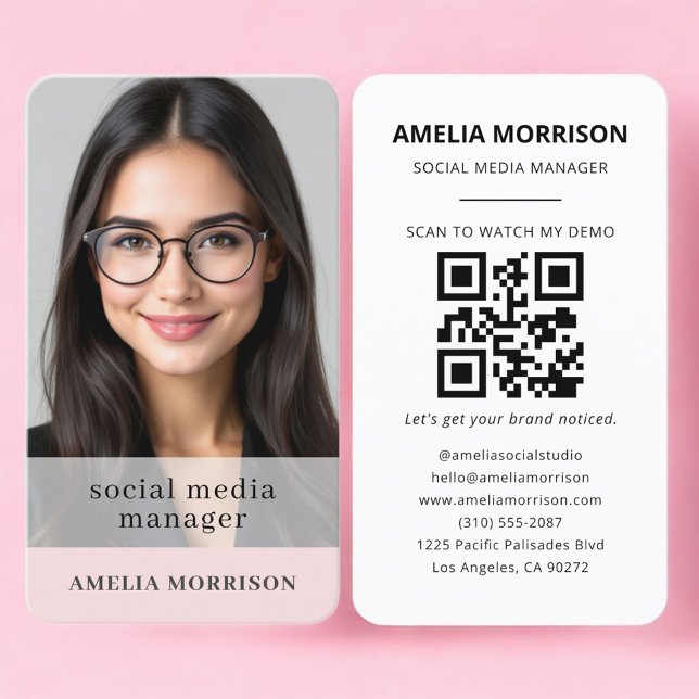 Social Media Manager Blush Pink QR Code Photo  Visitenkarte (Von Creator hochgeladen)