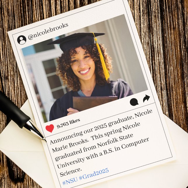 Social Media Post Foto Abschluss Ankündigung (Social Media Post Photo Graduation Announcement
)