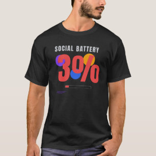Socialer Akku 3% – Lustiges Introvertiertes Tech-D T-Shirt