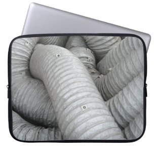 Sofa aus grauem und schwarzem Stoff Laptopschutzhülle