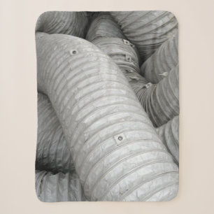 Sofa aus grauem und schwarzem Stoff Sherpadecke
