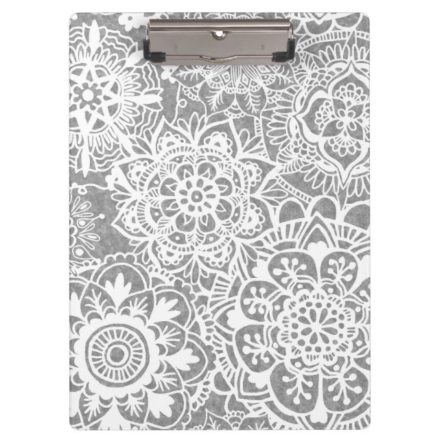 Soft Gray Mandala Pattern Klemmbrett (Vorderseite)
